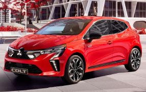 E-PACE Microhíbrido / Híbrido enchufable