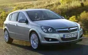 ASTRA H - berlina