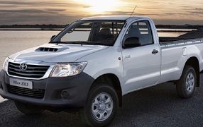 HILUX Simple cabina