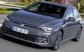 GOLF 8 berlina